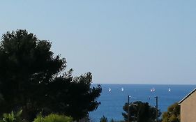 Sanary les gorguettes, studio avec terrasse vue mer