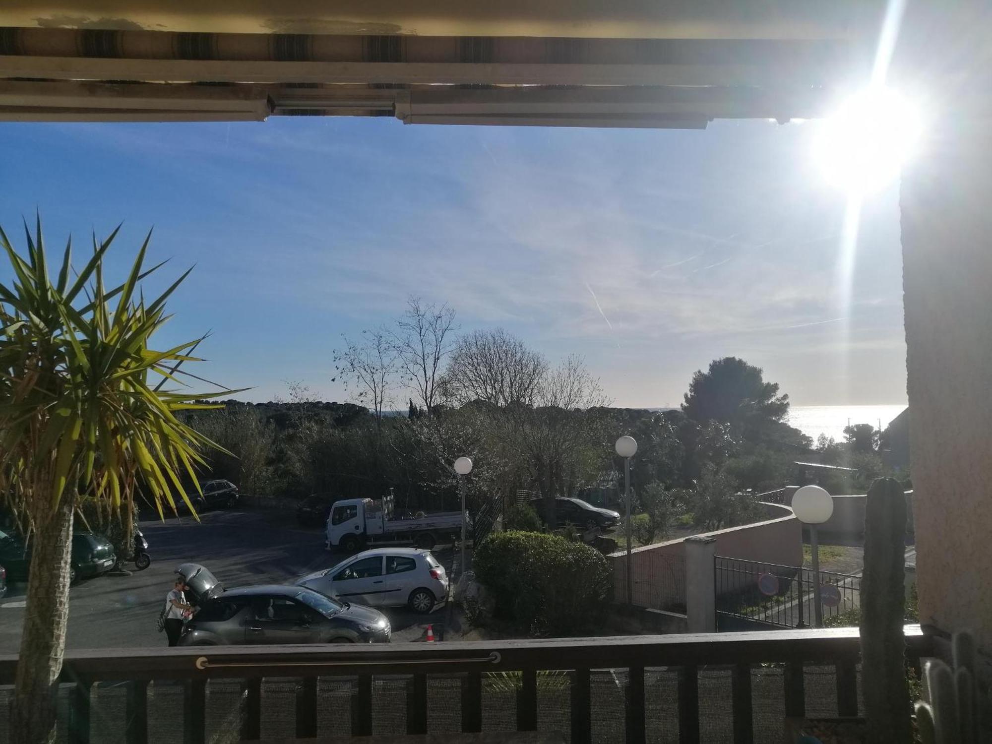 Sanary les gorguettes, studio avec terrasse vue mer Extérieur photo